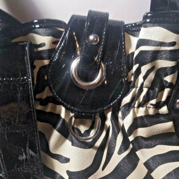 zebra pattern small vinyl purse, EUC - Picture 2 of 9